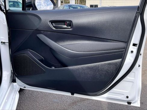 Used 2025 Toyota Corolla LE image 21