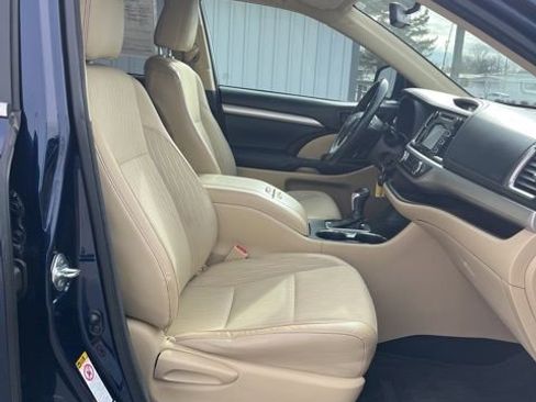 Used 2014 Toyota Highlander Plus image 29