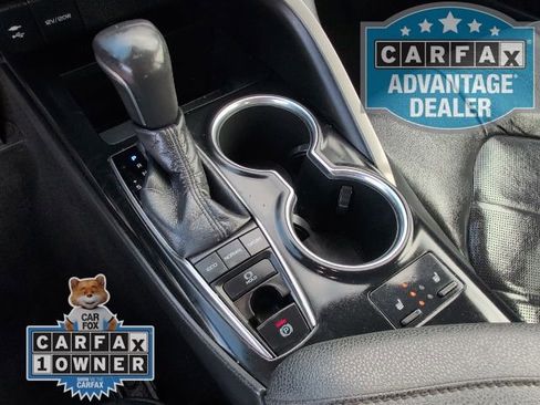 Used 2019 Toyota Camry XLE image 21