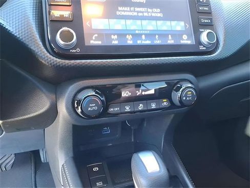 Used 2022 Nissan Kicks SV image 16