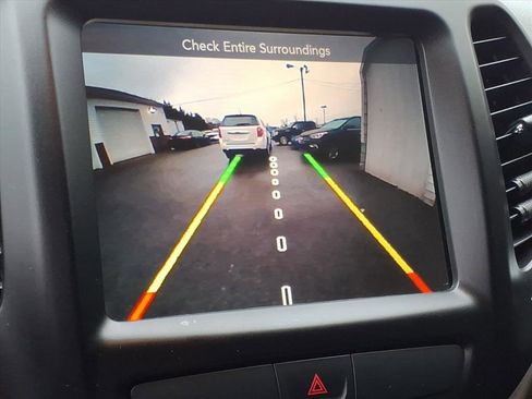 Used 2016 Jeep Cherokee Latitude w/ Comfort/Convenience Group image 10