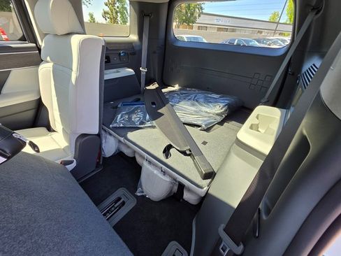 New 2025 Hyundai Santa Fe Limited image 18