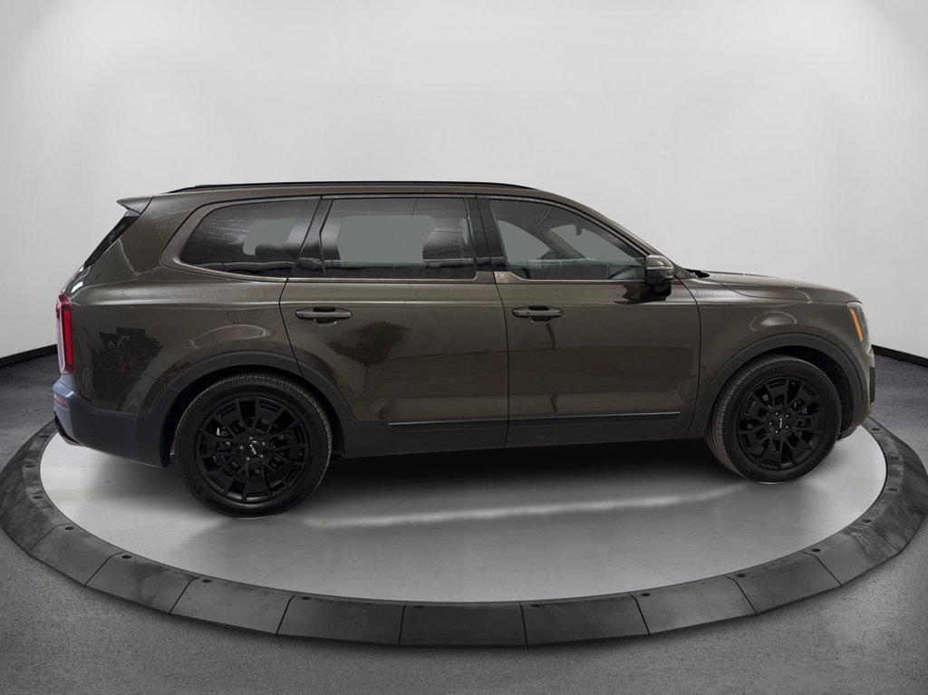Used 2022 Kia Telluride SX w/ Nightfall Edition Package AWD/4WD image 4