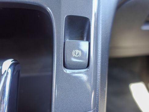 Used 2014 Chevrolet Volt Premium w/ Premium Trim Package FWD image 23
