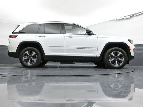 Used 2022 Jeep Grand Cherokee Limited 4xe w/ Luxury Tech Group II AWD/4WD image 47