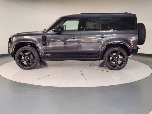 New 2026 Land Rover Defender 110 X-Dynamic SE image 5