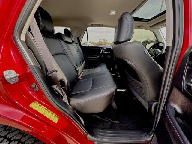 Used 2022 Toyota 4Runner TRD Off-Road Premium AWD/4WD image 28