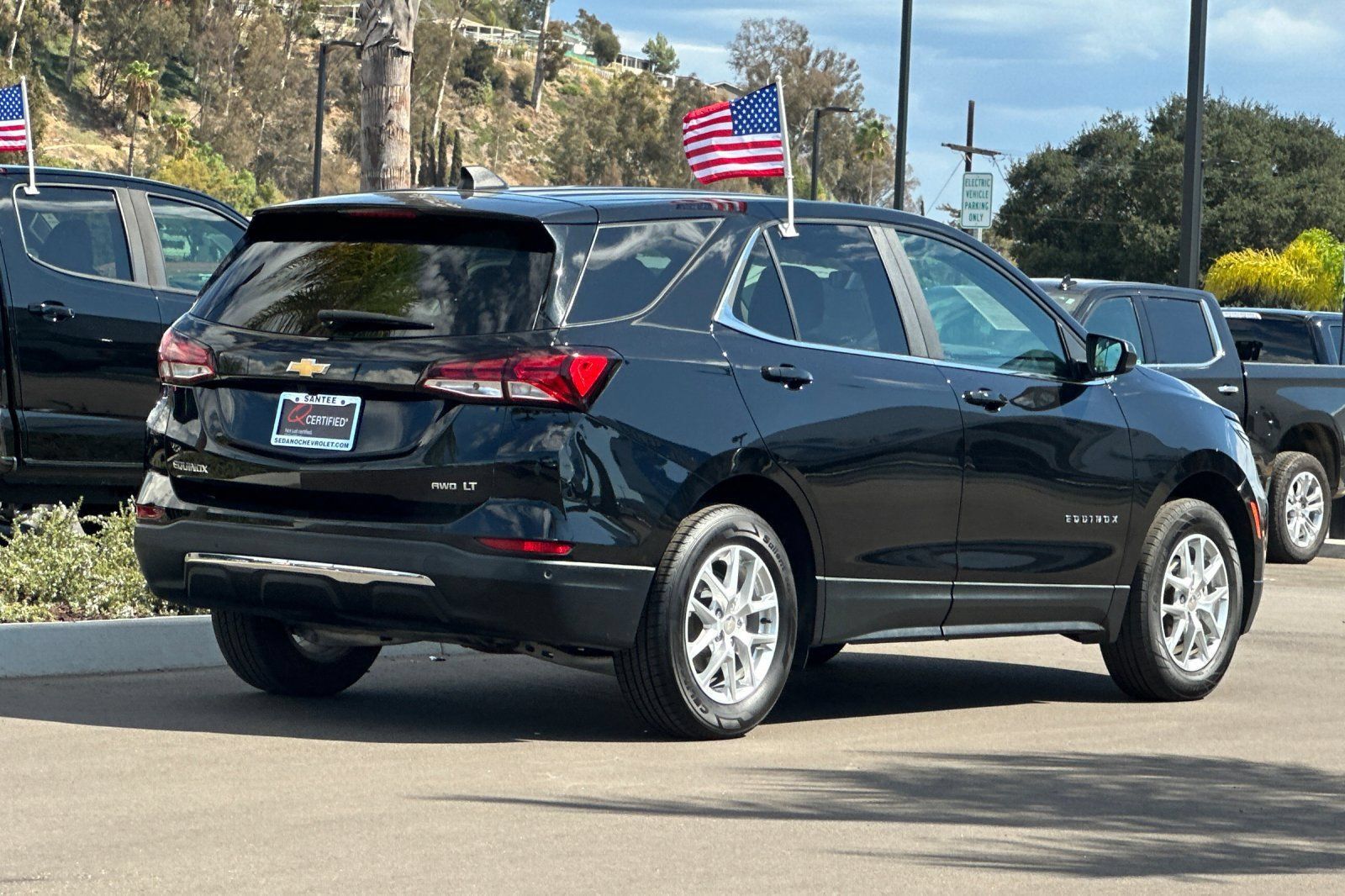 Used 2024 Chevrolet Equinox LT AWD/4WD image 4