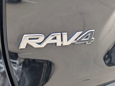 Used 2023 Toyota RAV4 XLE Premium image 9