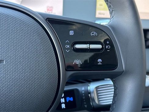 Used 2024 Hyundai Ioniq 5 Limited image 32