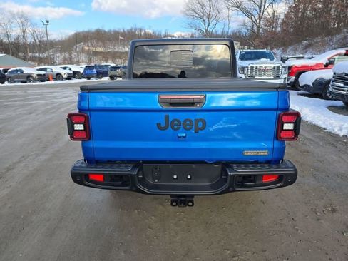 Used 2021 Jeep Gladiator Sport image 4