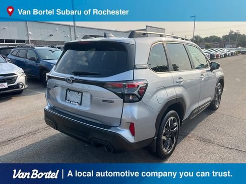 Used 2025 Subaru Forester Limited AWD/4WD image 5