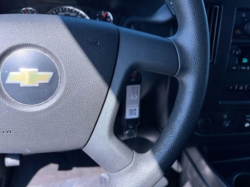 Used 2018 Chevrolet Express 3500 LT w/ LT Preferred Equipment Group image 17