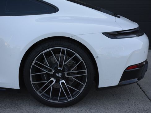 Certified 2026 Porsche 911 Carrera RWD image 32