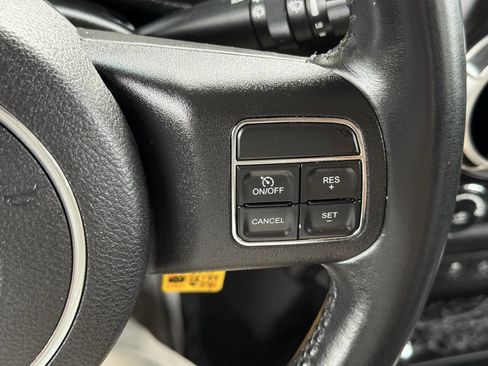 Used 2012 Jeep Wrangler Unlimited Sahara w/ Connectivity Group AWD/4WD image 30