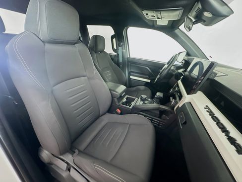 Used 2024 Toyota Tacoma TRD Off-Road AWD/4WD image 29