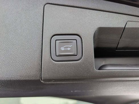 Used 2025 Cadillac XT5 Premium Luxury image 18