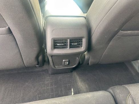 Used 2020 Chevrolet Equinox LT image 11