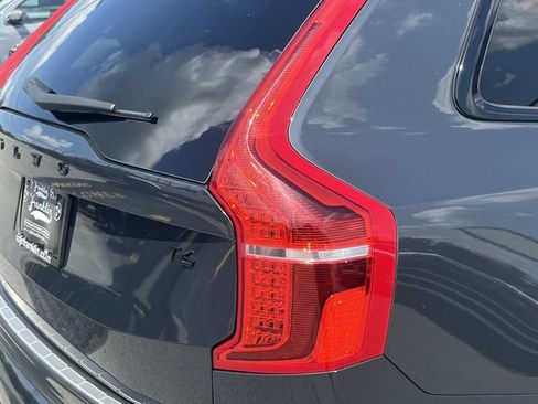Used 2016 Volvo XC90 T6 Momentum w/ Momentum Plus Package AWD/4WD image 10