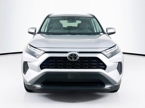 Used 2025 Toyota RAV4 XLE FWD image 2