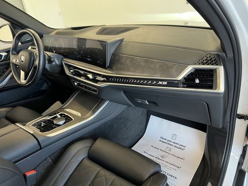 Used 2024 BMW X5 xDrive40i w/ Premium Package image 47