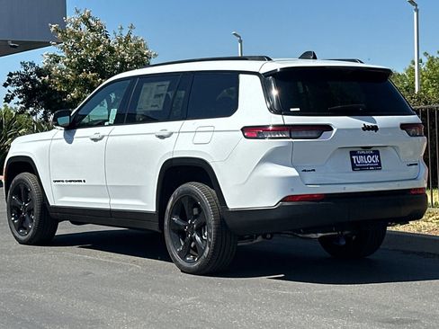 New 2025 Jeep Grand Cherokee L Limited w/ Luxury Tech Group II image 6