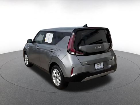 Used 2025 Kia Soul LX w/ LX Technology Package image 11