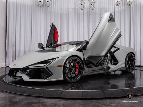 Used 2024 Lamborghini Revuelto AWD/4WD image 11