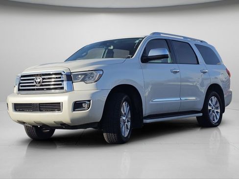Used 2021 Toyota Sequoia Platinum image 24