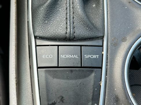 Used 2023 Toyota Camry LE FWD image 31