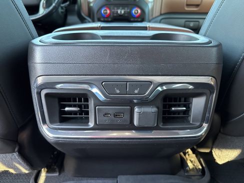 Used 2019 Chevrolet Silverado 1500 High Country w/ High Country Premium Package image 27