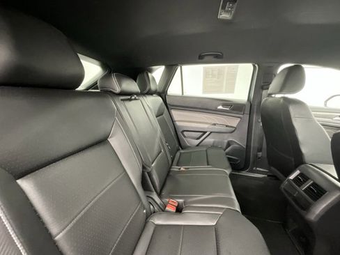 Used 2022 Volkswagen Atlas Cross Sport SE image 14
