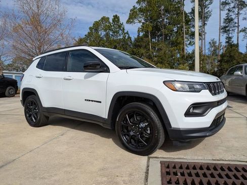 New 2026 Jeep Compass Latitude image 2