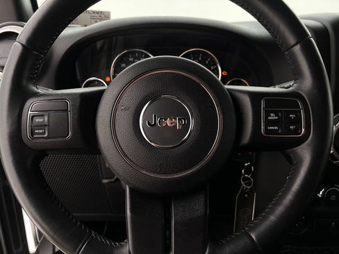 Used 2015 Jeep Wrangler Sahara AWD/4WD image 18