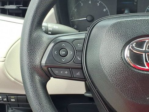 Used 2025 Toyota Corolla Cross L FWD image 19