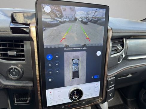 Used 2024 Ford F150 Lightning Lariat image 17