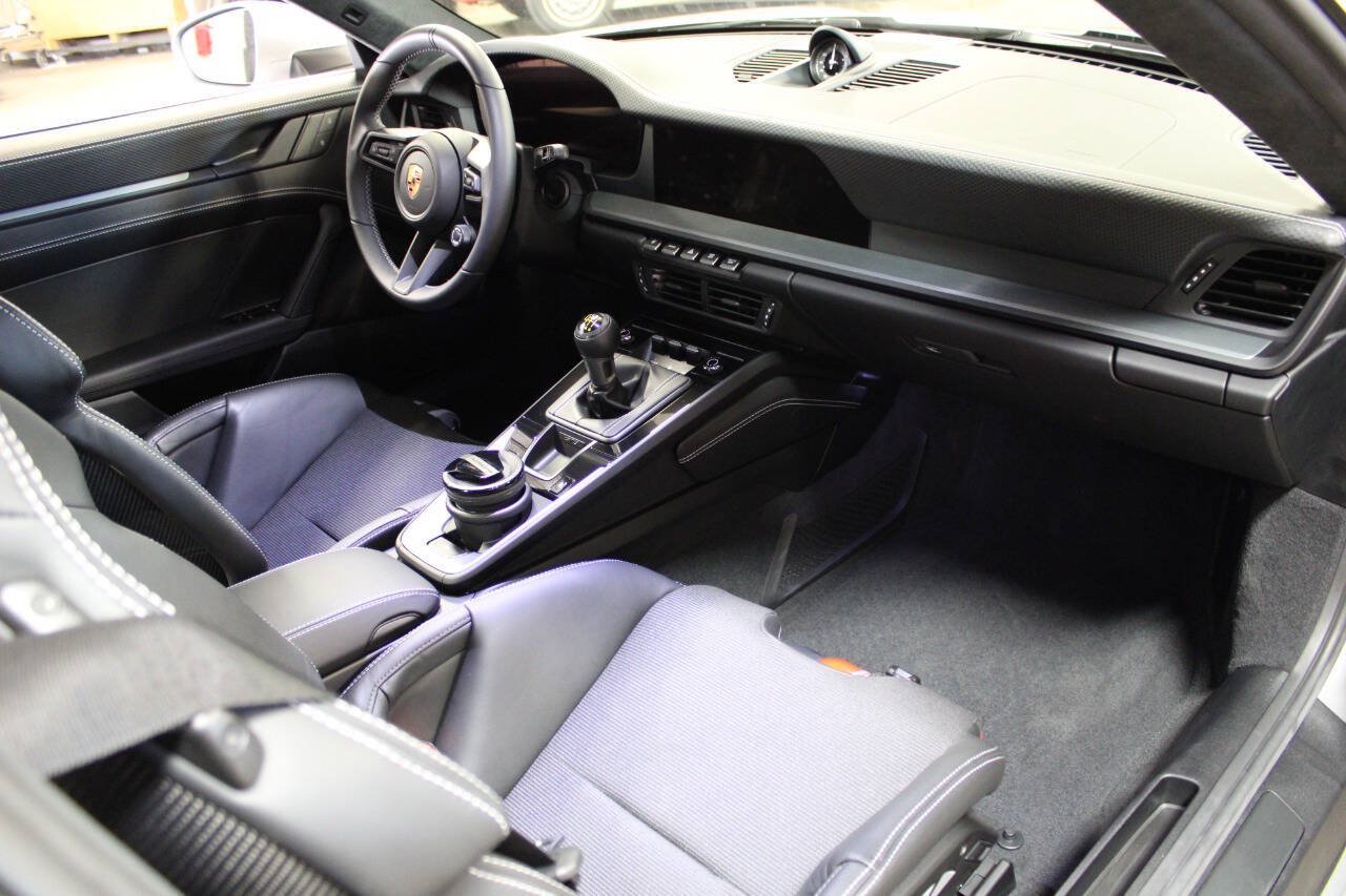Used 2026 Porsche 911 GT3 RWD image 26