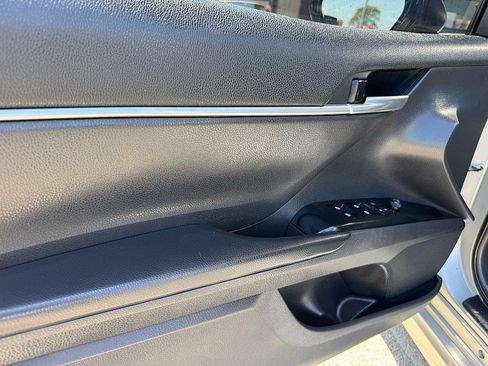 Used 2020 Toyota Camry SE FWD image 9