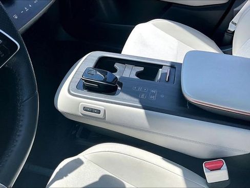 Certified 2023 Nissan Ariya FWD image 18