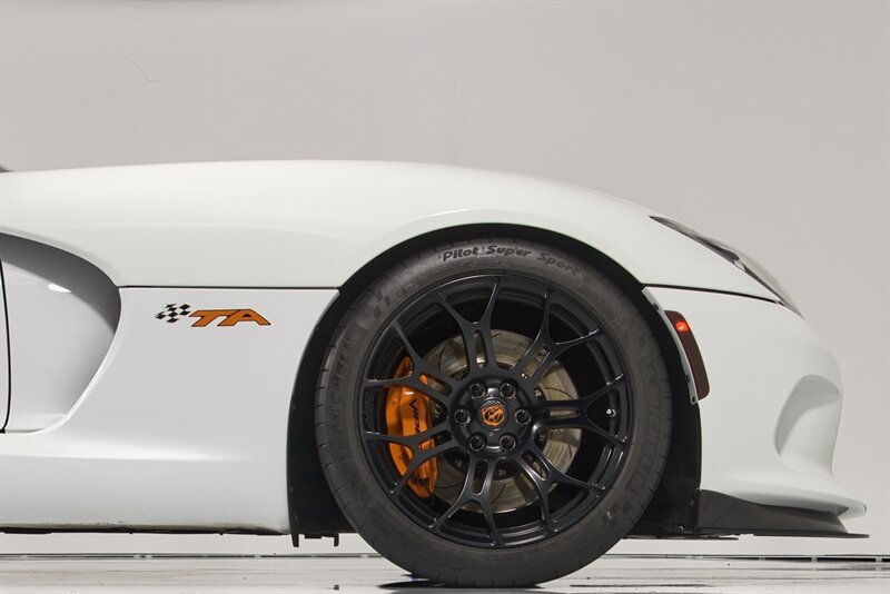 Used 2014 SRT Viper SRT-10 RWD image 15