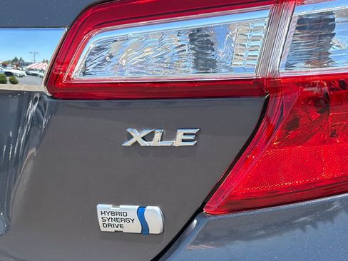 Used 2014 Toyota Camry XLE w/ Leather Package FWD image 31