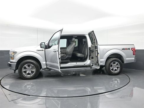 Used 2016 Ford F150 XLT w/ Equipment Group 302A Luxury image 39
