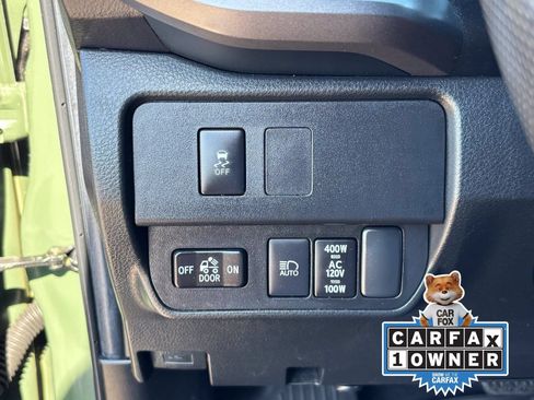 Used 2022 Toyota Tacoma TRD Off-Road AWD/4WD image 32