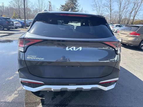 Used 2023 Kia Sportage EX image 4