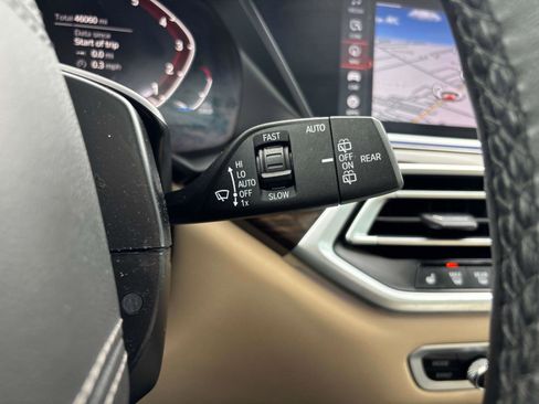 Used 2021 BMW X5 xDrive40i w/ Premium Package image 32