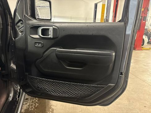 Used 2024 Jeep Wrangler Unlimited Rubicon 4xe AWD/4WD image 21