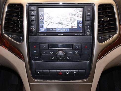 Used 2013 Jeep Grand Cherokee Limited w/ Trailer Tow Group image 26