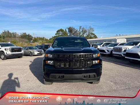 Used 2021 Chevrolet Silverado 1500 Custom image 3