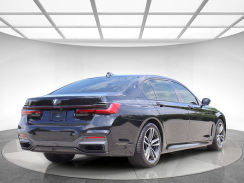 Used 2021 BMW 750i xDrive w/ Luxury Rear Seating Package AWD/4WD image 6