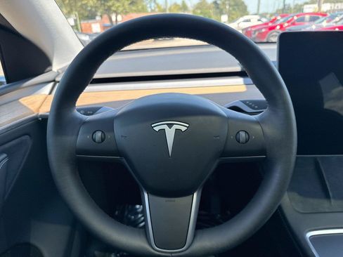 Used 2024 Tesla Model Y Long Range AWD/4WD image 6